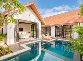 Private Pool Villa Concasa by OriVista