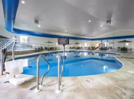 Comfort Suites Johnson Creek Conference Center
