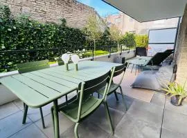 L'Hermine terrasse et parking, 500 plage