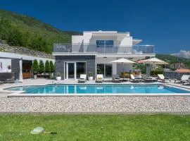 Villa Maru by Briskva