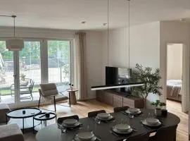 Luxury 4-room Apt with Balcony I Prime Location I Kitchen I Netflix I Free Parking I 105 m2