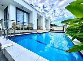 Uncle Toms 2 BDRM Apt Pool View - Mbezi Beach