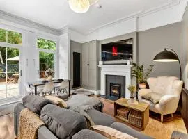 Boutique Redhill Abode near the Airport
