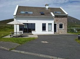 Keel Bay Holiday Homes، فندق في اتشيل