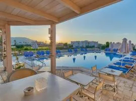 Golden Bay Apartments-Garden Haven