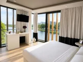 Piano Panorama View with Wrap Around Balcony Apartment - Opole centrum