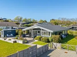 Holiday Home Carlie - 400m from the sea by Interhome