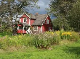 Holiday Home Schönes Ferienhaus in Småland mit Sauna- Bootssteg zum Schwimmen mit Ruderboot by Interhome