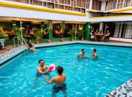Welkin stays - Private Poolside Apartment with Kitchen near Calangute Beach