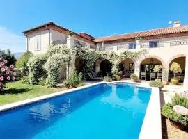 Sandmartins Private Secure Villa