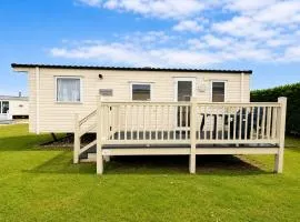 Homely 4 Berth Caravan For Hire In Lincolnshire At Sunnydale, Ref 35122S
