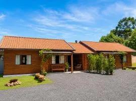 Casa Completa | 2 Suítes + Jardim com Fogo de Chão