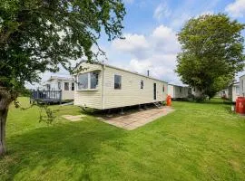 Lovely Dog Friendly 8 Berth Caravan At Sunnydale, Lincolnshire Ref 35197S