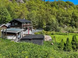 3 Bedroom Cozy Home In Farsund