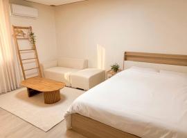 Stay Joy โรงแรมในซูวอน