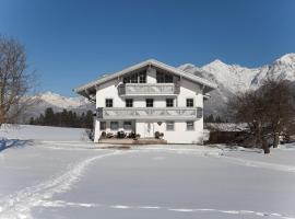 Gästehaus Weber, hotel v destinaci Oberperfuss