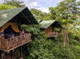 La Tigra Rainforest Lodge, glamping en Fortuna