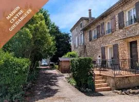Maison centre Goudargues Jardin Piscine partagée