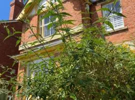 Glen Villa - 3 bedroom house - Stroud town centre
