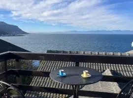 Between Mountain and Sea