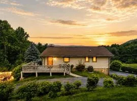 Blue Spruce Retreat with Firepit & Mountain Views - Family Friendly