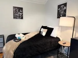 Room with Shared Spaces Close to Syracuse University and Downtown