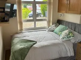 Garden Retreat - Long stay and contractors also welcome