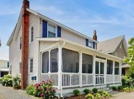 Rehoboth Beach Gem - Porch Washer & Dryer Walk to Beach