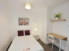 Private En-Suite Room with Parking near Cambridge