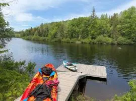 Charming Cottage In a Peaceful Forest & Calm River