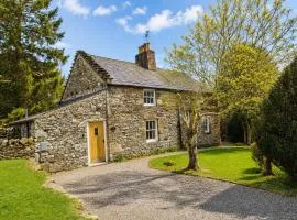 Red Squirrel Cottage, Hutton luxurious cottage in a rural setting 10 minutes to Ullswater 15 minutes to Keswick