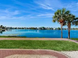 Cozy coastal condo with shared pool & hot tub and beach access-dog friendly