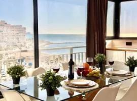 Premium Apartment Beachside Views by TuriVida