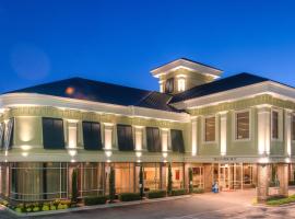 Town & Country Inn and Suites, hotel near Westwood Plaza Shopping Center, Charleston