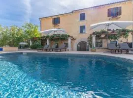 Villa Christina with Pool, Jacuzzi and Sauna