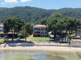 Studios Efi beach