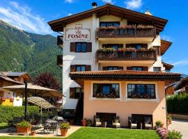 Hotel Villa Fosine Spa & Wellness, hotel v mestu Pinzolo