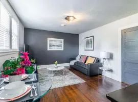 Stylish 1BR Apartment - Heart of James South Hamilton