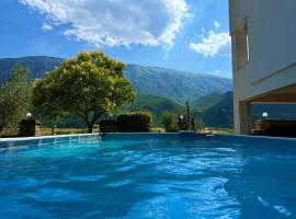 Kutal Park Inn Hotel, hotel em Përmet