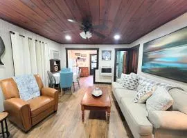 #09 - Large Lakeview One Bedroom- Pet Friendly