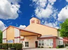 Garland Inn & Suites near Dallas TX