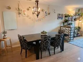 3BR Bay Farm Townhome - Pool - Patio - Sleeps 8