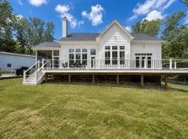 Spacious lake house retreat with game room, theater room, fire pit and boat slip