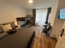 City Hub Room 25 - mit Balkon - Coffee for free -