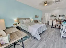 Seaside Escape 3 - Bright Studio with Kitchenette