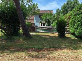 Les cyprès, hotell i Lagorce