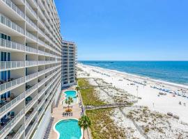 Beachfront Condo w Great Gulf View Balcony WiFi Shared Pools Hot Tub & Saunas, hotel em Gulf Shores