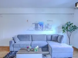 NEW Modern Spacious Loft in Downtown with free parking