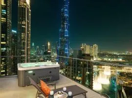 Luxury Downtown 2 Bedroom Apartment with amazing Burj and Fountain Views and Private Jacuzzi on a large Terrace