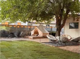 Zion Base 3BR Home Backyard Oasis Pets Welcome